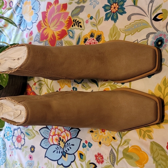 VINCE CAMUTO Beige Ackella Bootie Size 10 - Picture 3 of 4